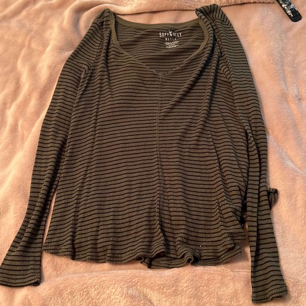 Soft and sexy long sleeve from American eagle